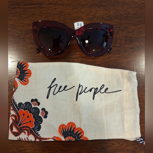 Free People Accessories - Free People Turtle Shell Sunglasses with Dust Bag